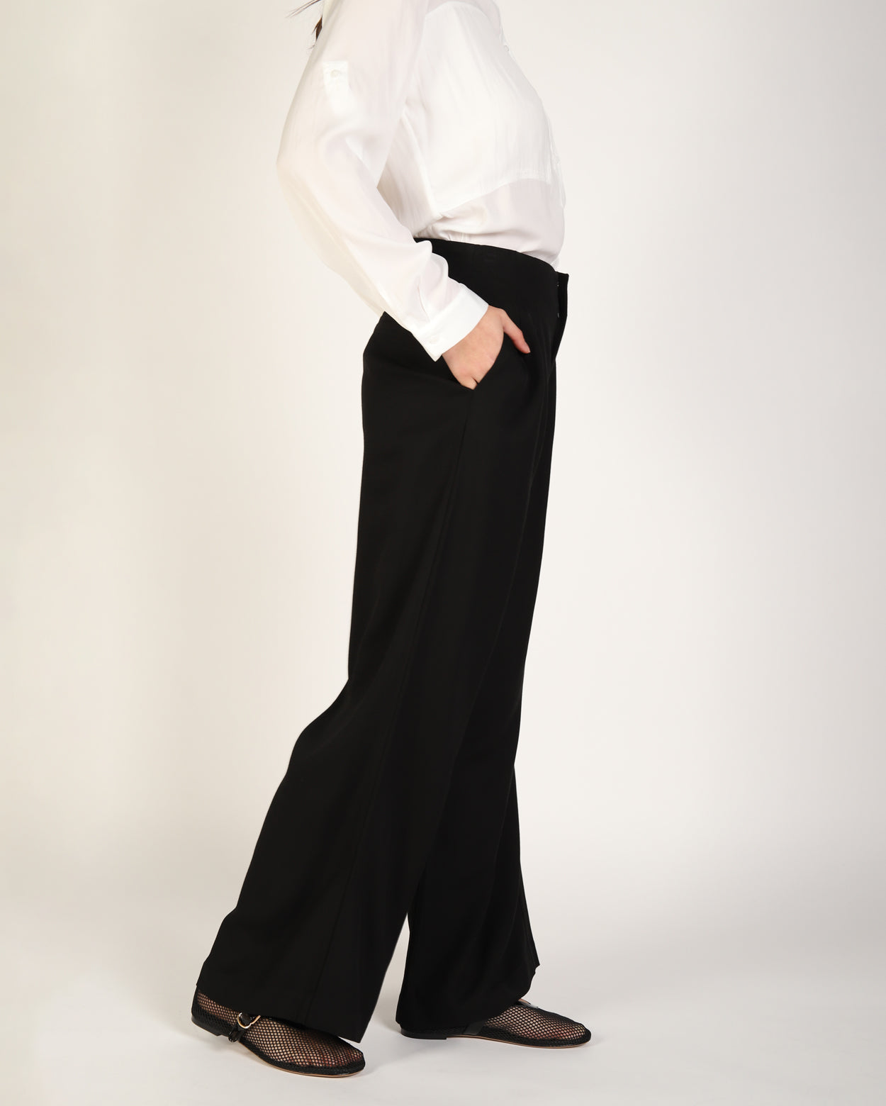 Courtney Pant - Black