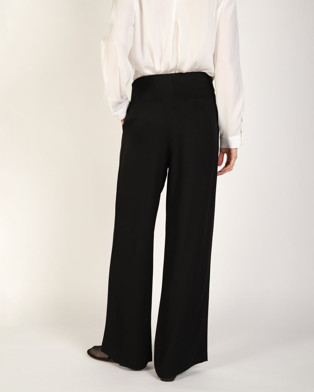 Courtney Pant - Black