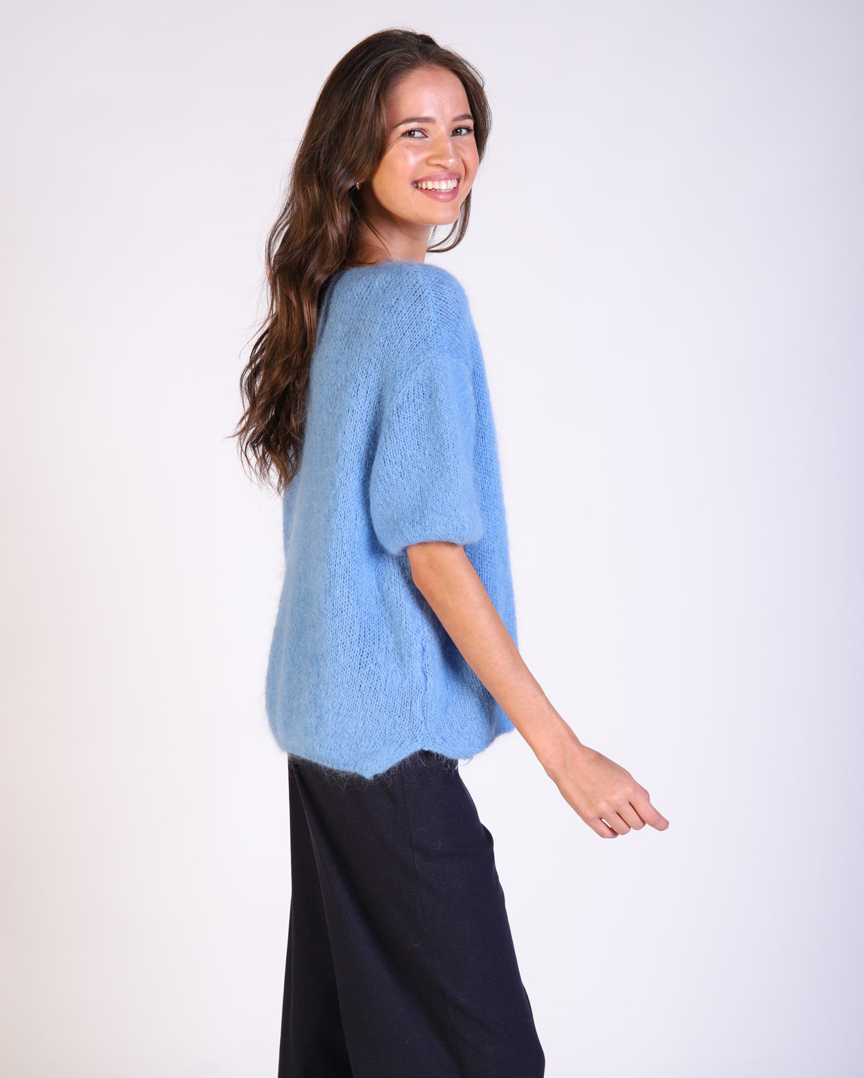 h2022-w25_lilaknit_picnic_blu_3_1764644702