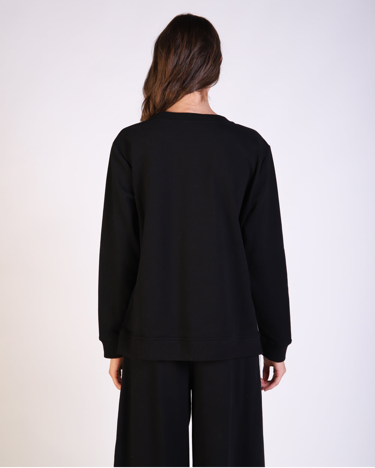 hl25016-1_adazipsweater_picnic_blk_3_1764644348