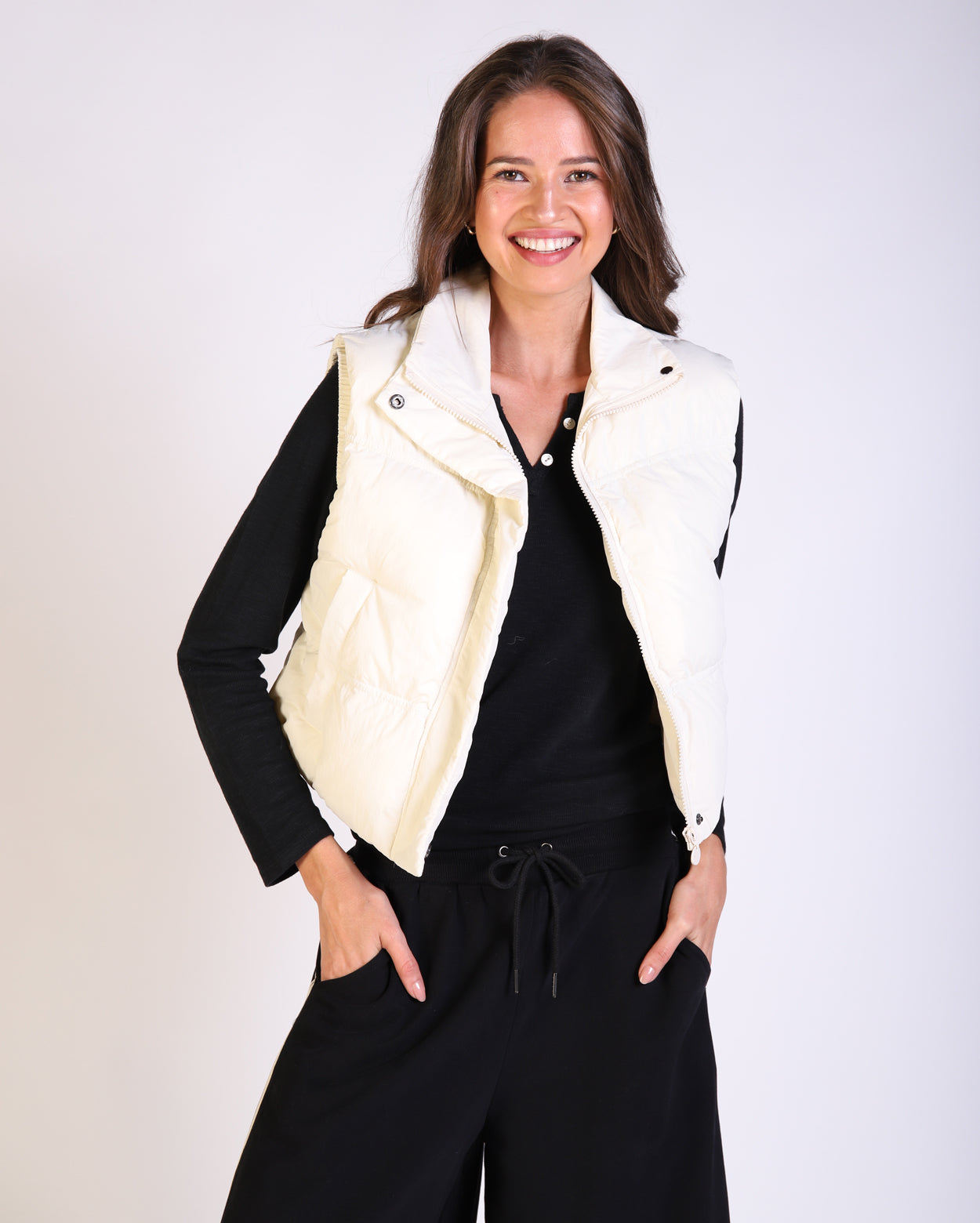 hl25047-1_lulupuffervest_picnic_van_2_1764647176