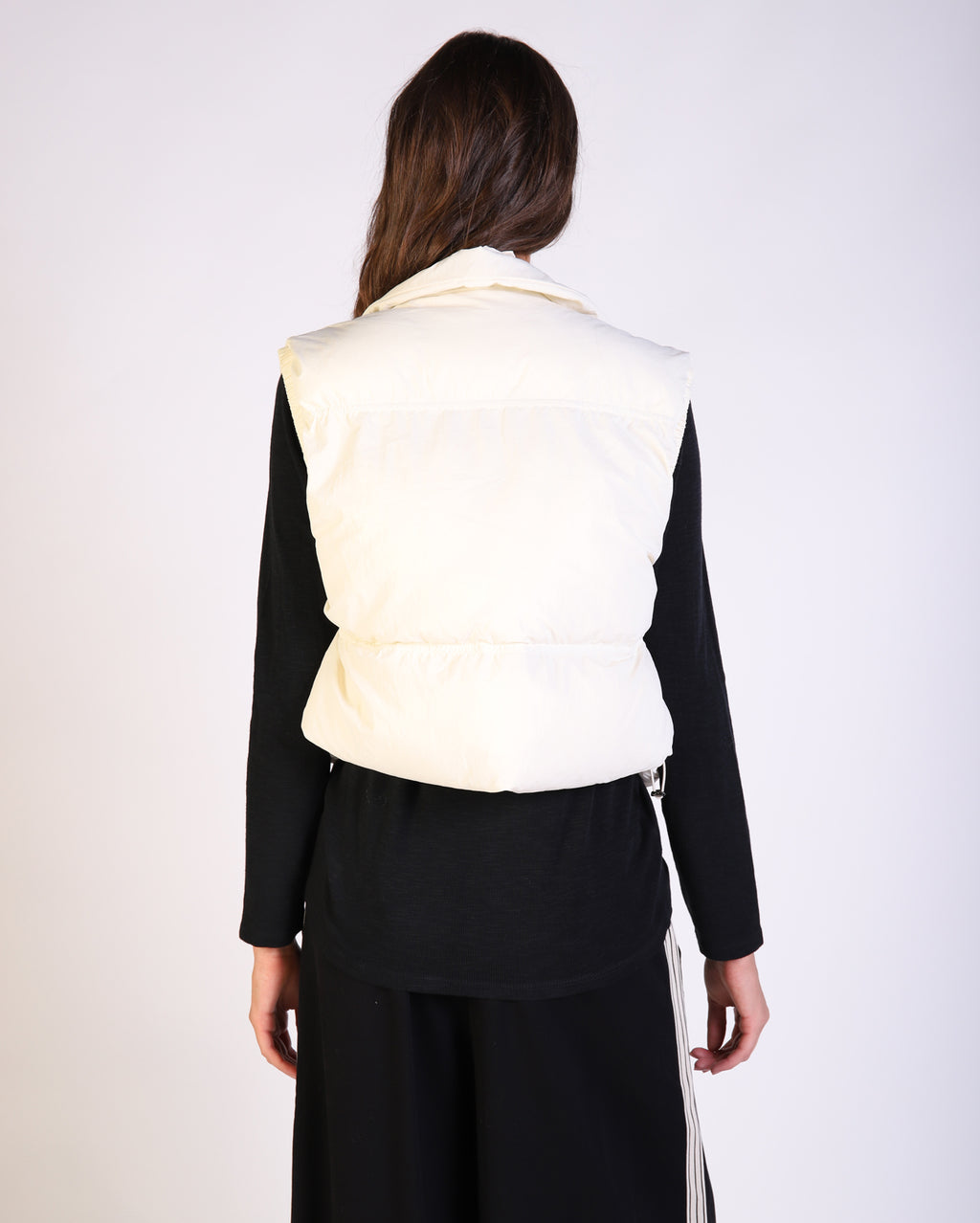 hl25047-1_lulupuffervest_picnic_van_4_1764647174