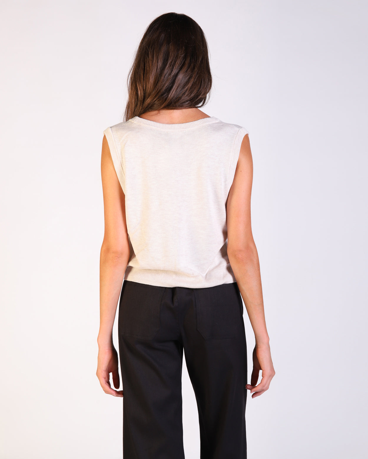 ls031-w25_abbieknitvest_picnic_oat_3_1764644562