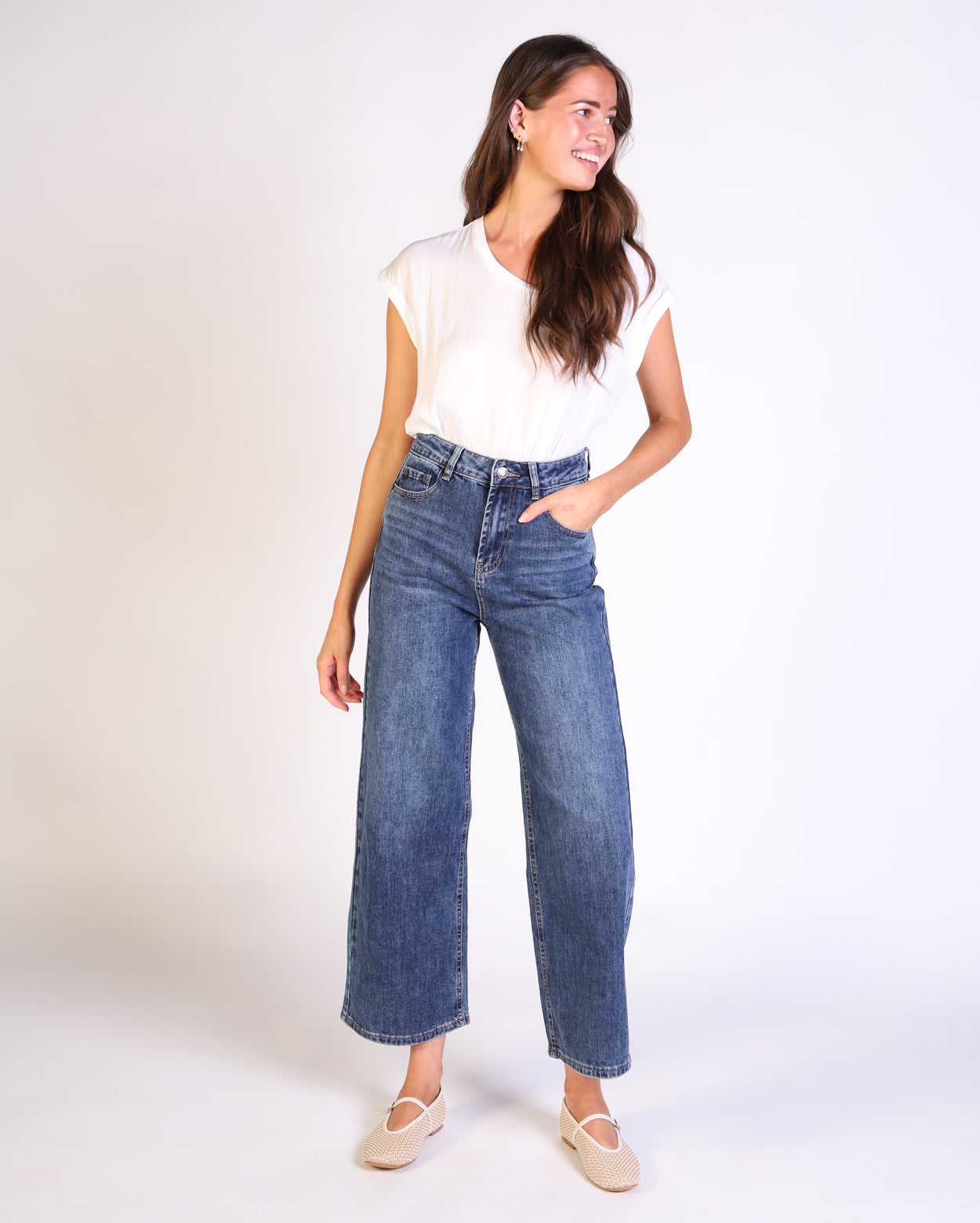 mc-5239_mischajean_picnic_den_1_1764646434
