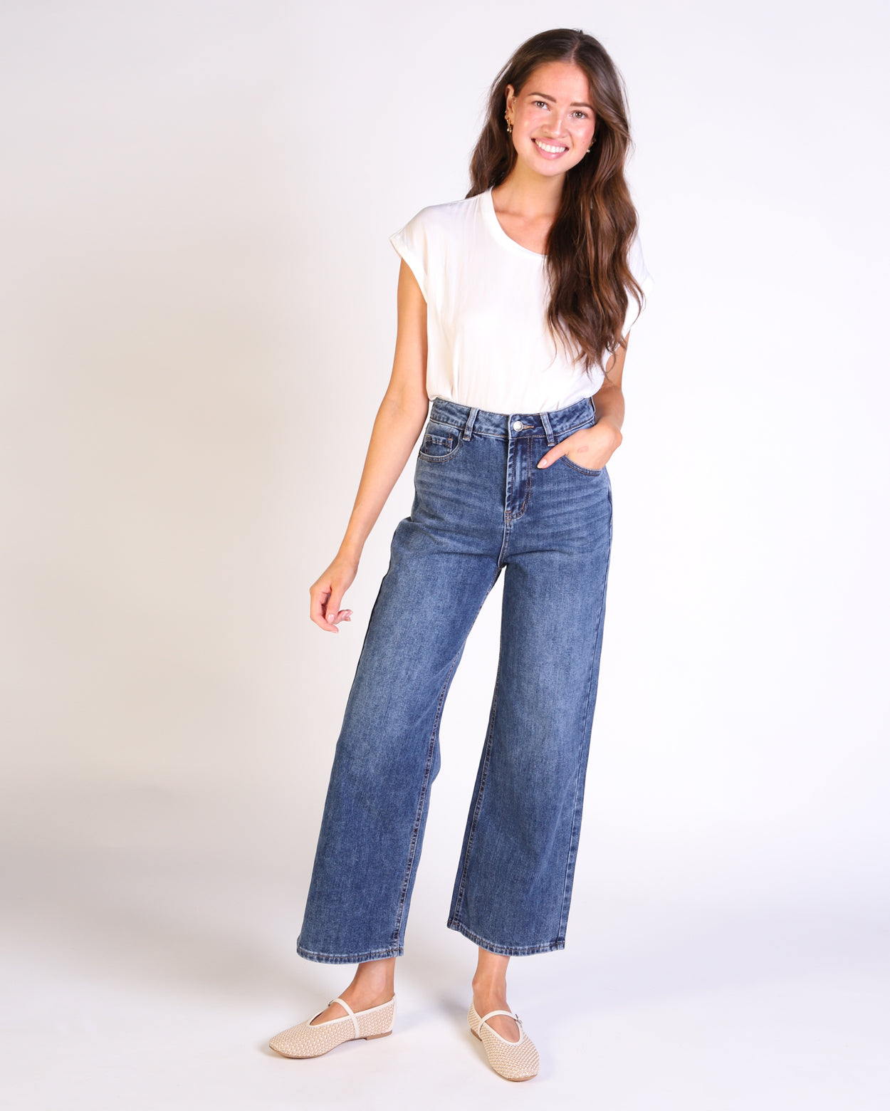 mc-5239_mischajean_picnic_den_2_1764646433