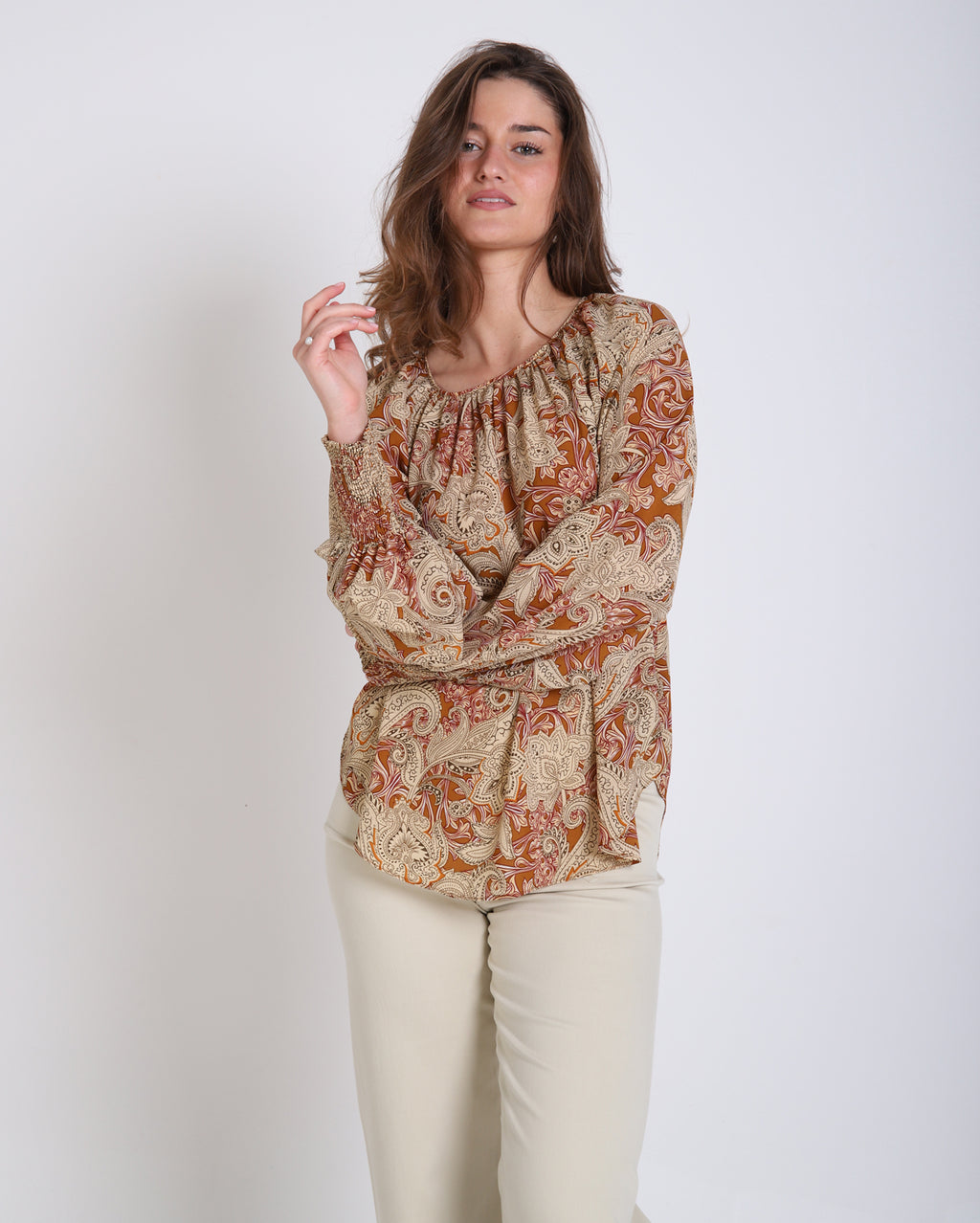 me1538-p4_christinatop_picnic_pai_1_1764638161