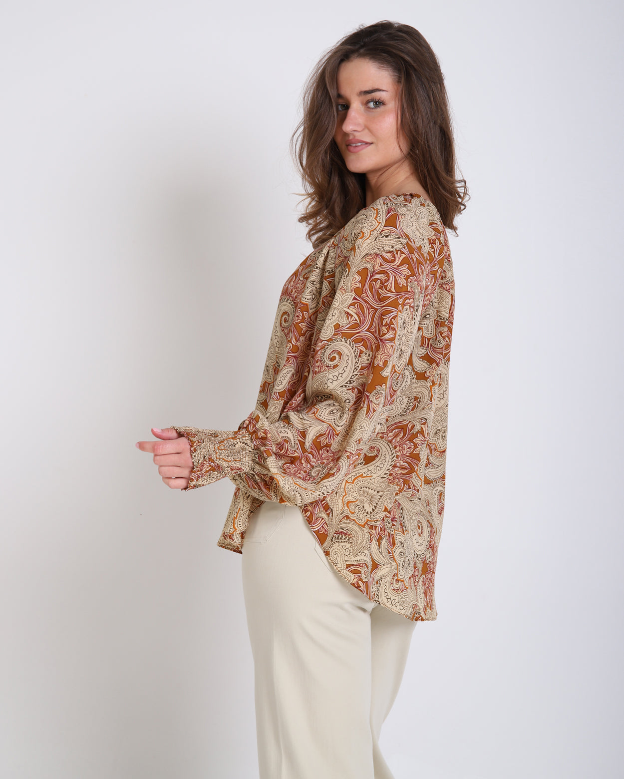 me1538-p4_christinatop_picnic_pai_2_1764638181