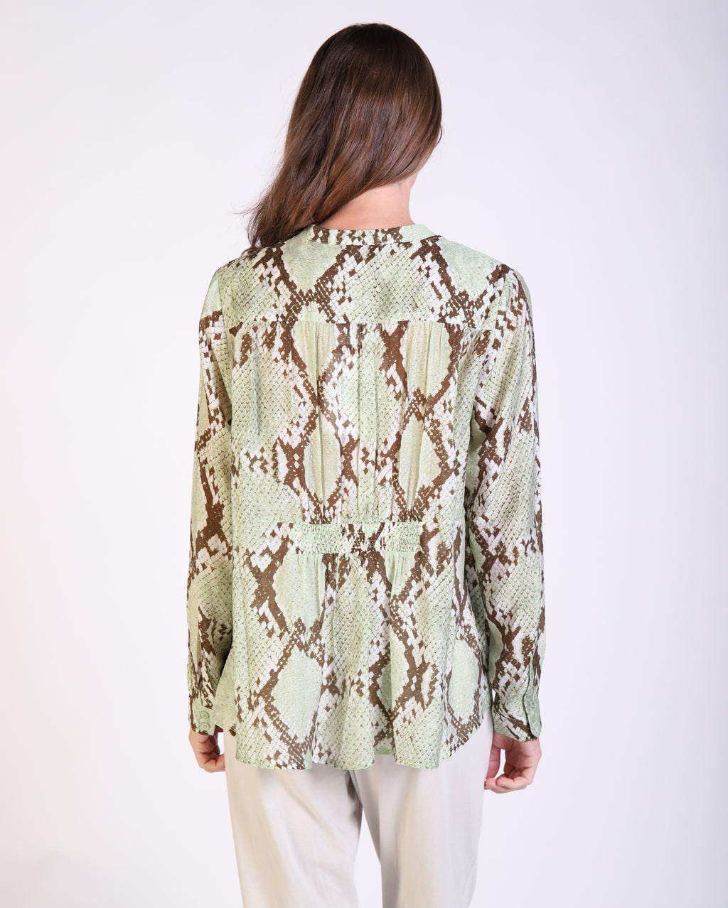 me1539-P1_hannahtop_picnic_snk_4_1764644506