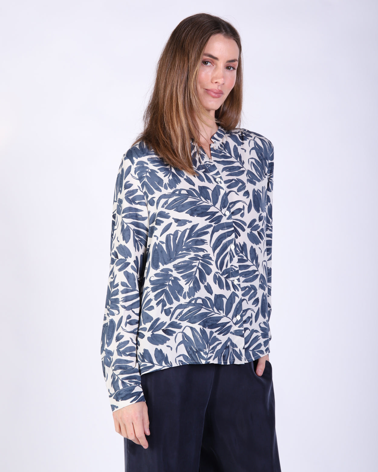 me1539-p3_hannahtop_picnic_flo_2_1764644497