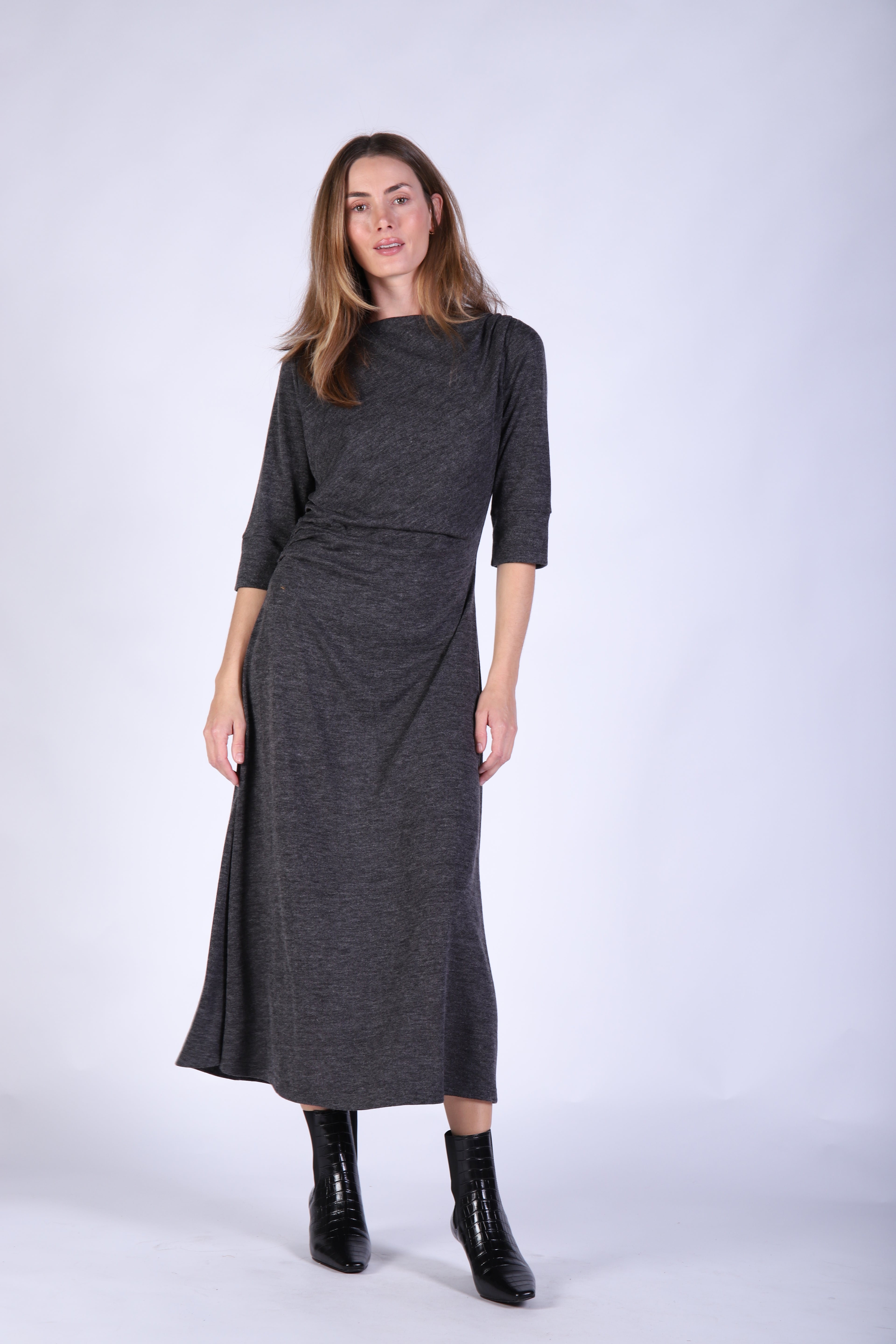 me1540_myalongsleevedress_picnic_chr_2_1764644870