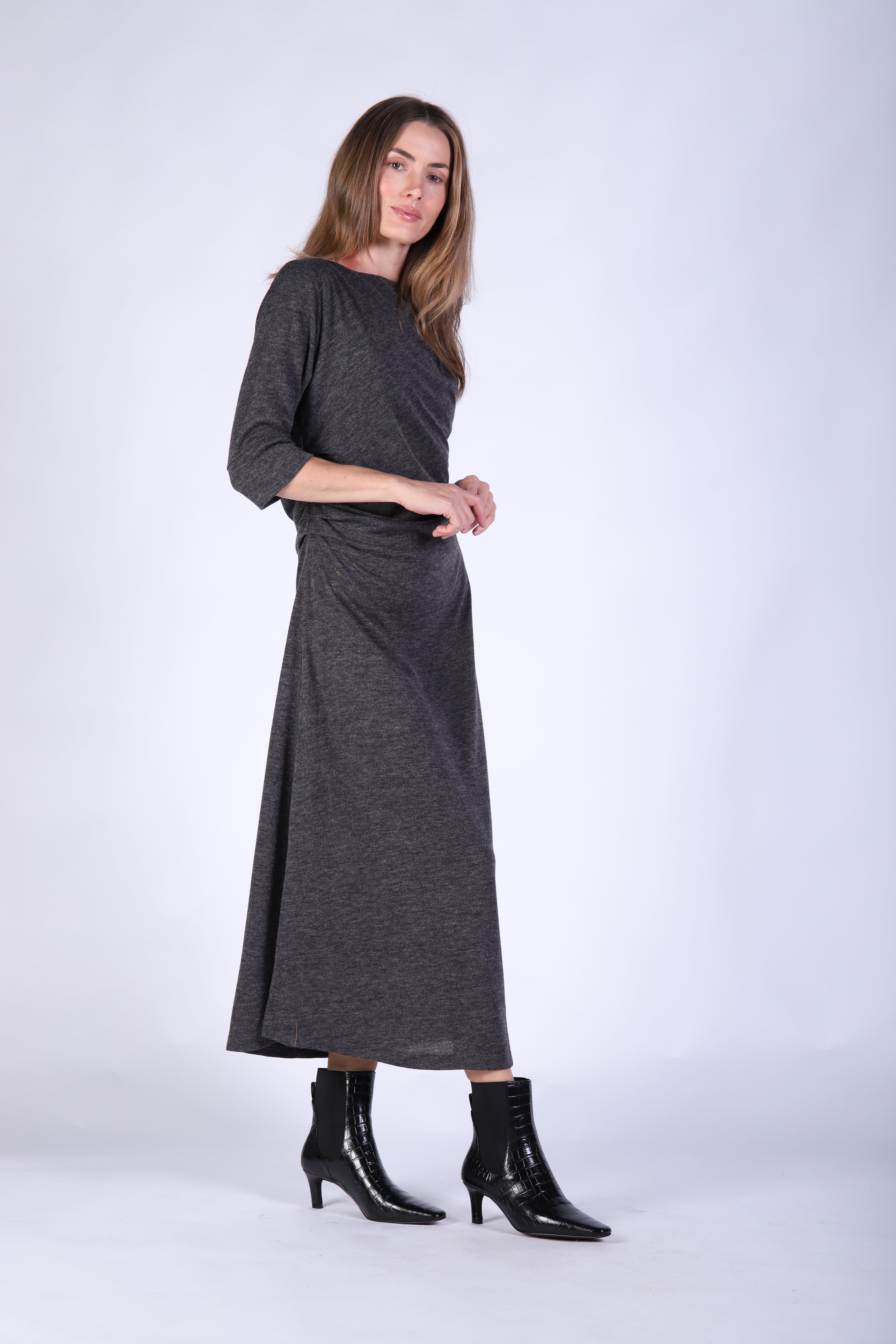 me1540_myalongsleevedress_picnic_chr_3_1764644871