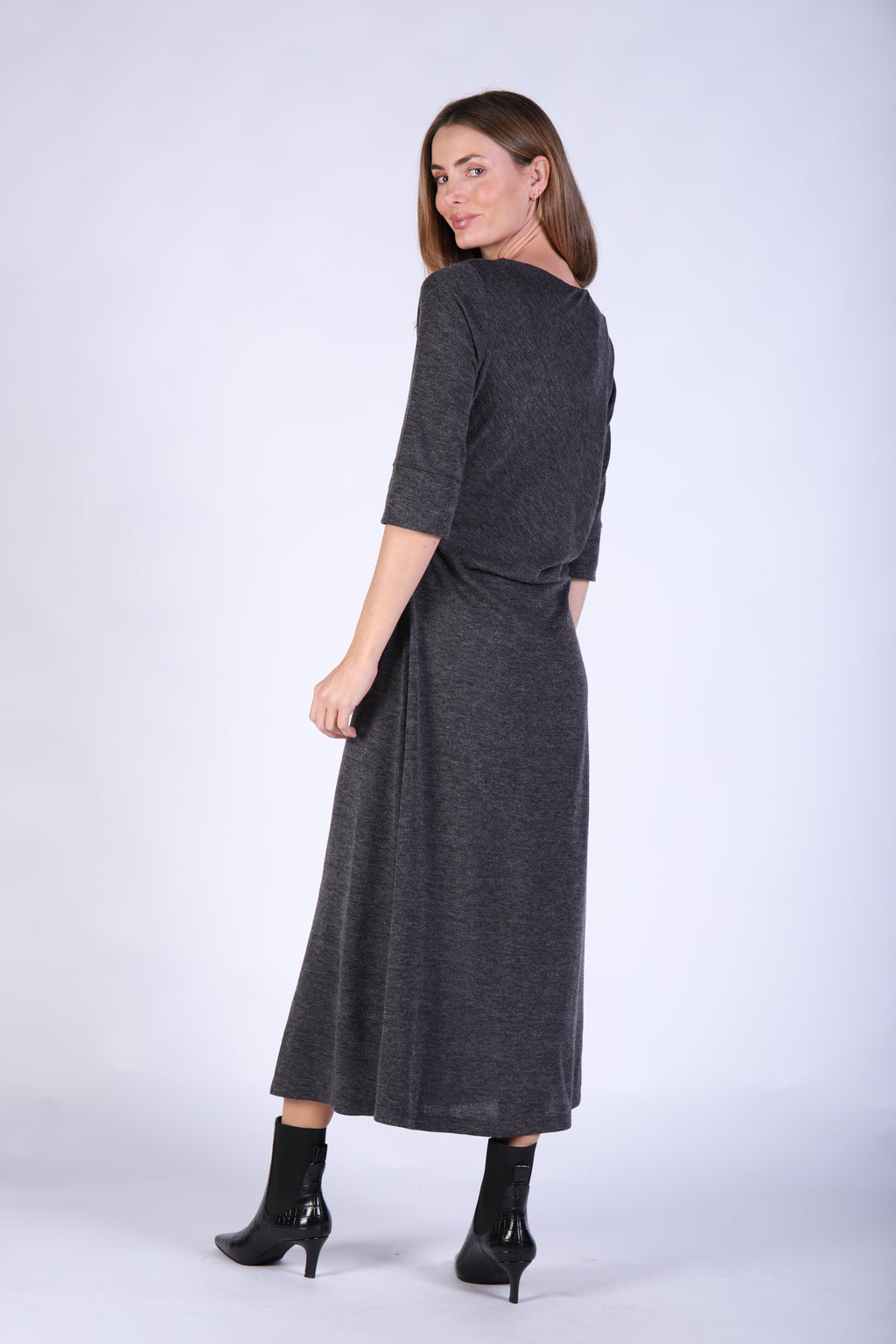 me1540_myalongsleevedress_picnic_chr_5_1764644875