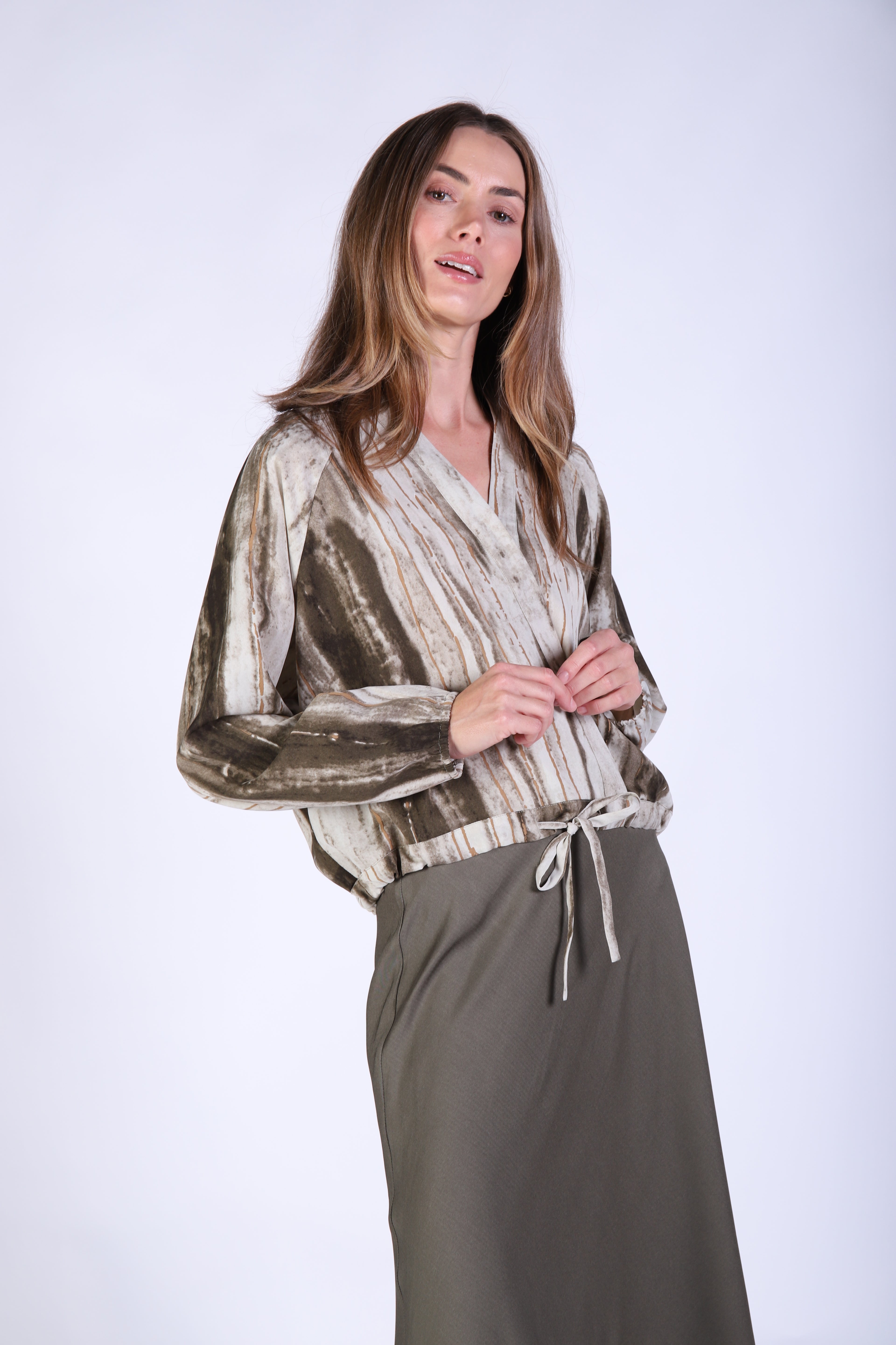 me1545-p1_racheltop_picnic_kha_2_1764643865