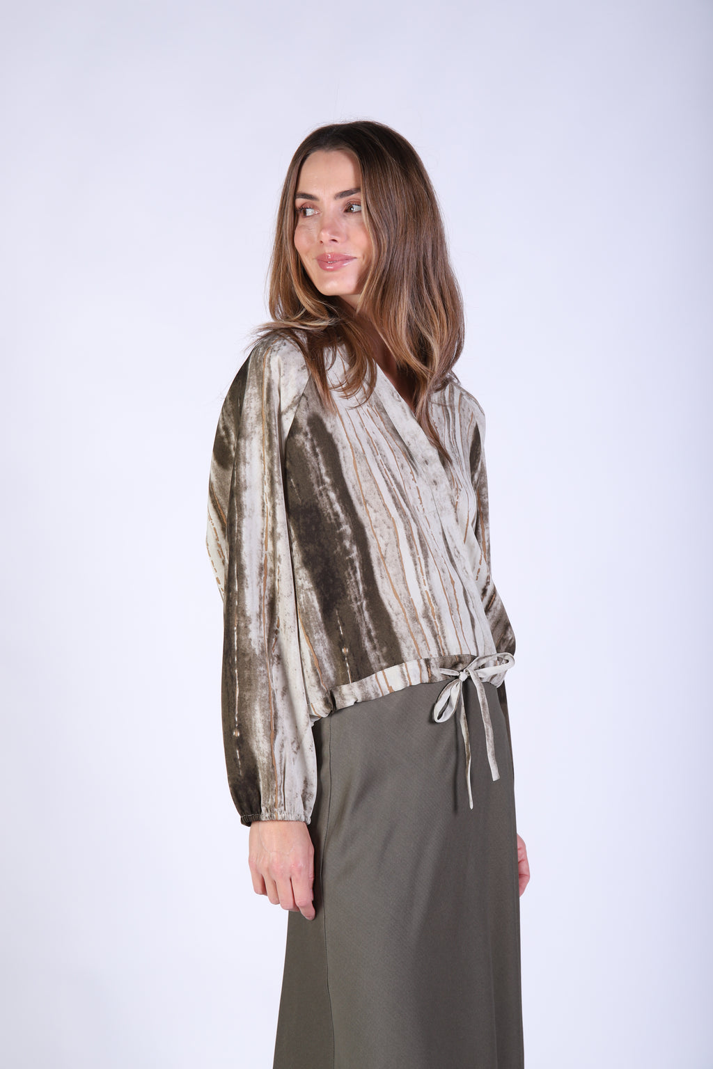 me1545-p1_racheltop_picnic_kha_3_1764643871