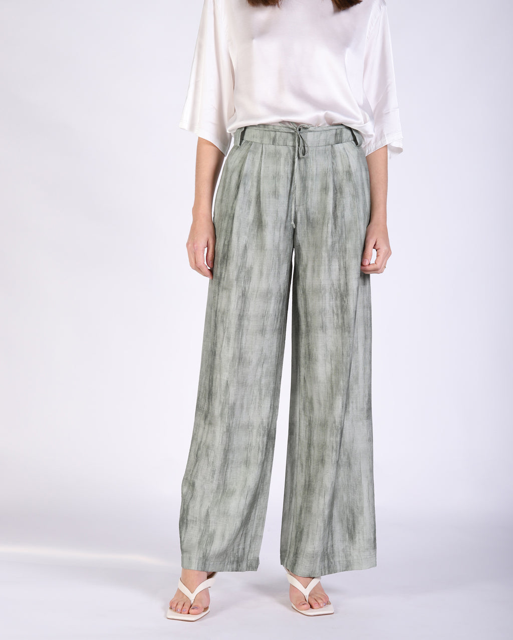 me1549_amypant_picnic_sag_2_1764639506