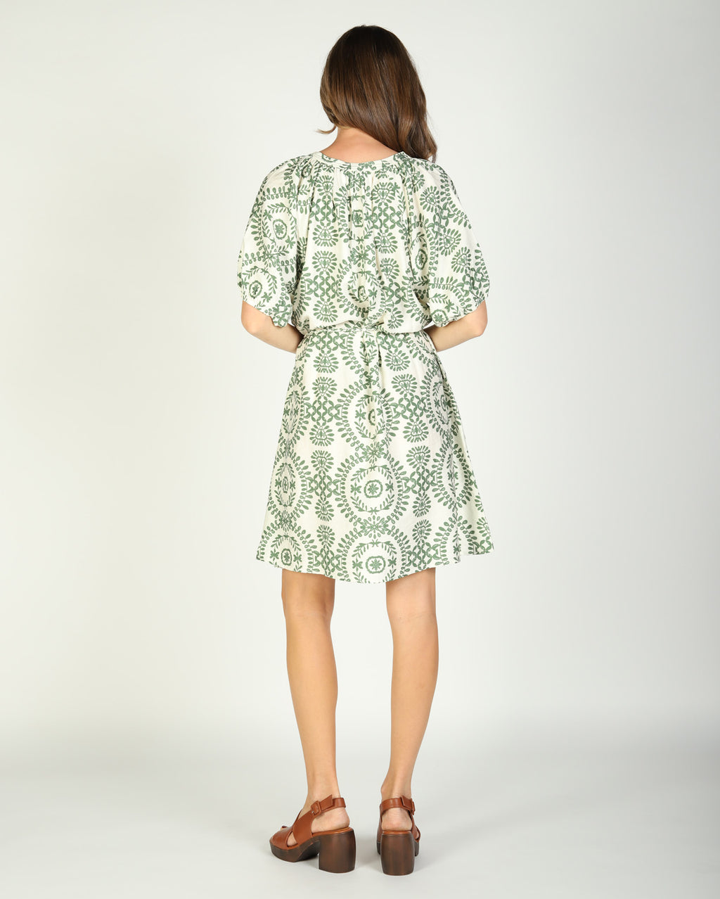 me1559-p1_nataliedress_picnic_fern_3_1764639143