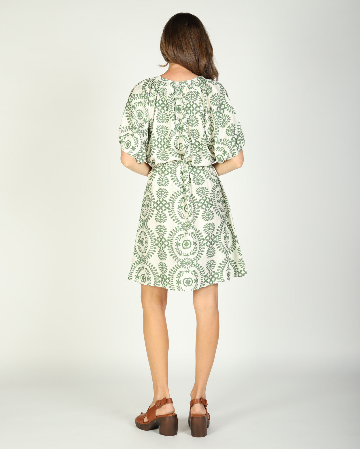 me1559-p1_nataliedress_picnic_fern_3_1764639143