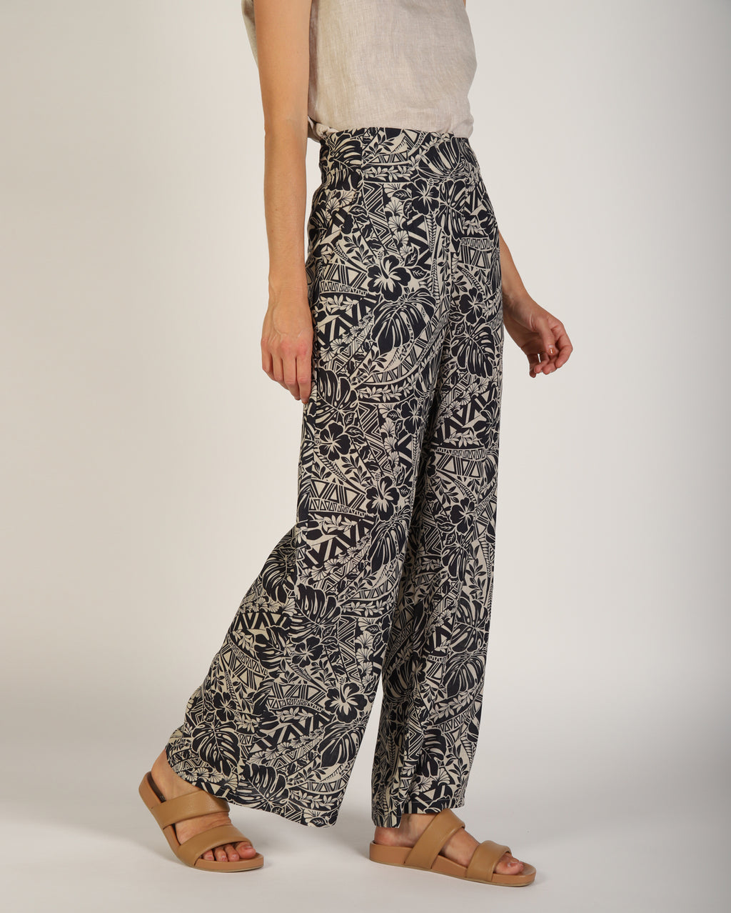 me1571_nicopant_picnic_nvypnt_4_1764638100