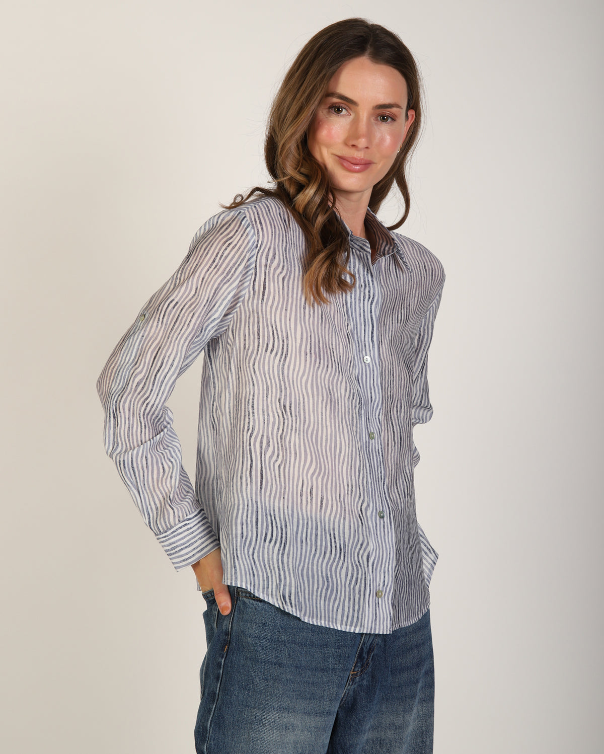 me1573_aliashirt_picnic_navwhi_1_1764638127