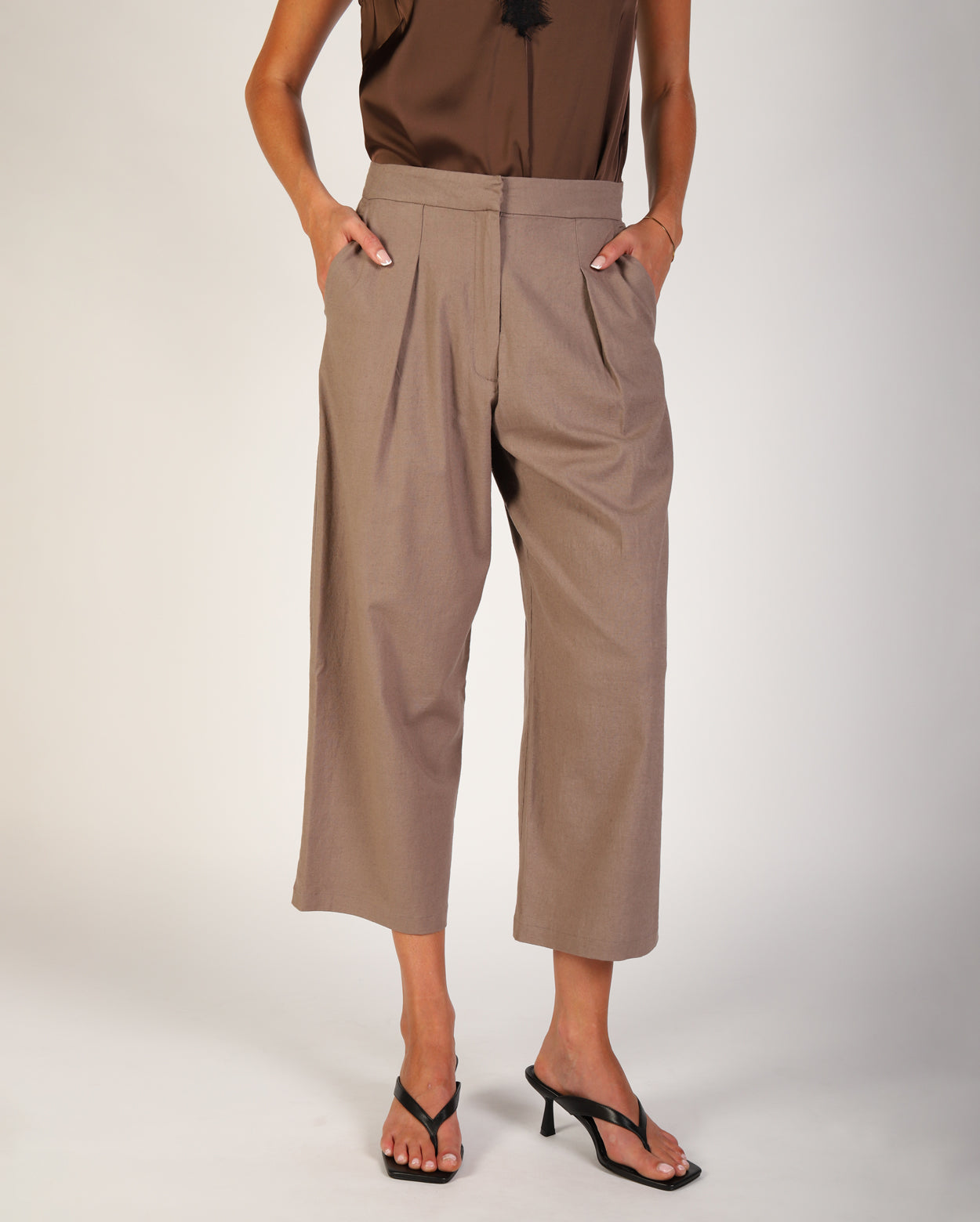 Estelle Pant - Putty