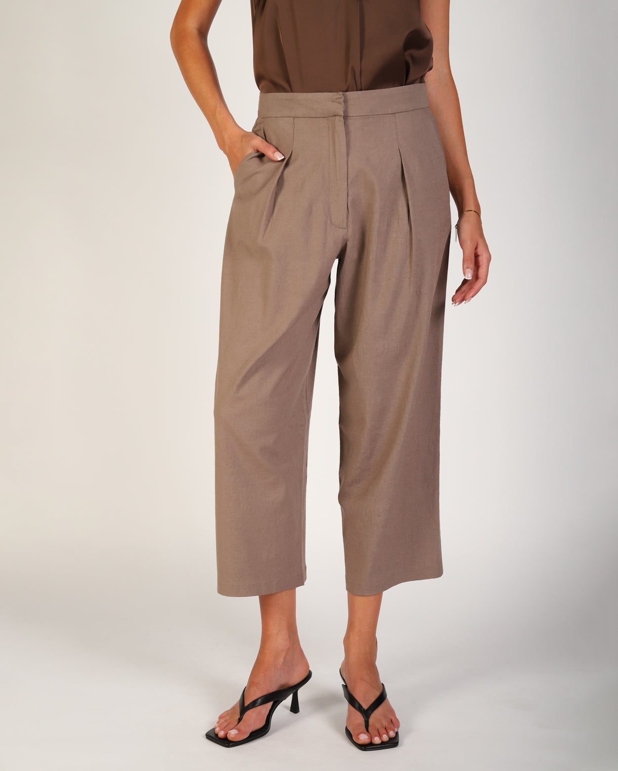 Estelle Pant - Putty