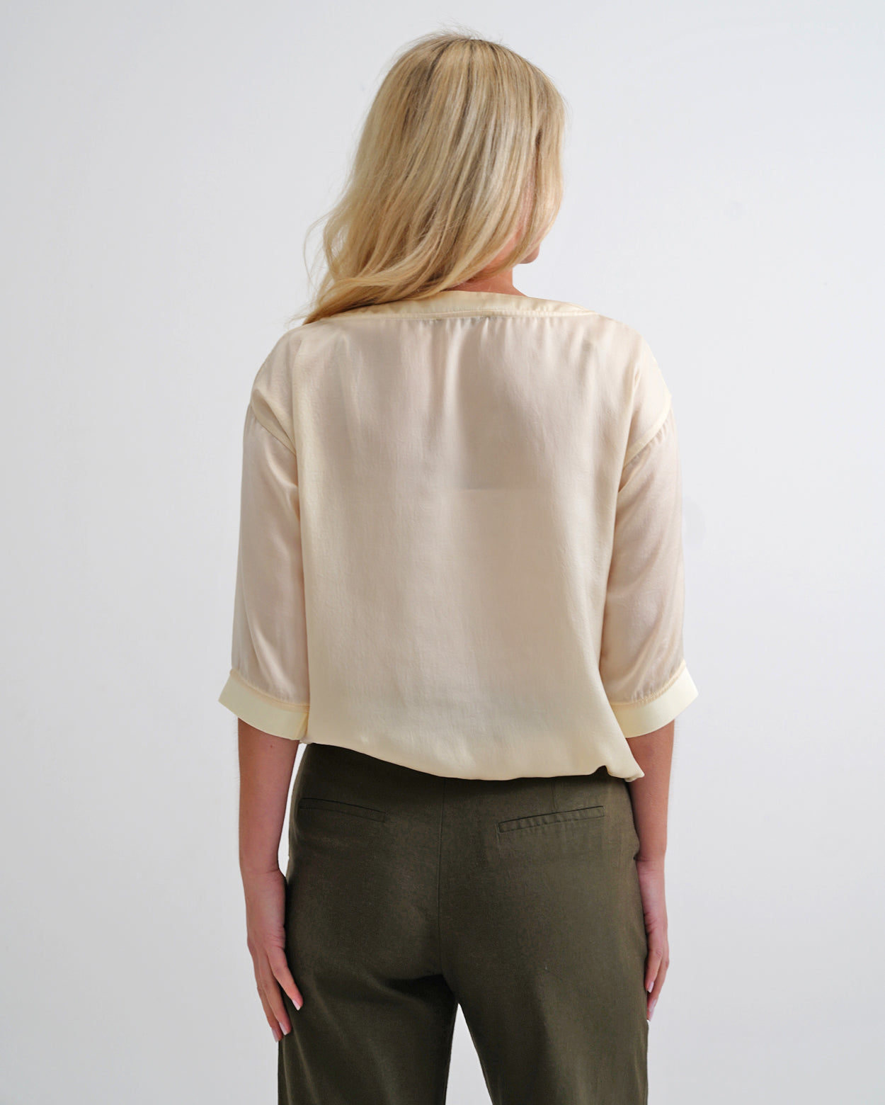 me857-s25_denitop_picnic_oys_4_1764644343