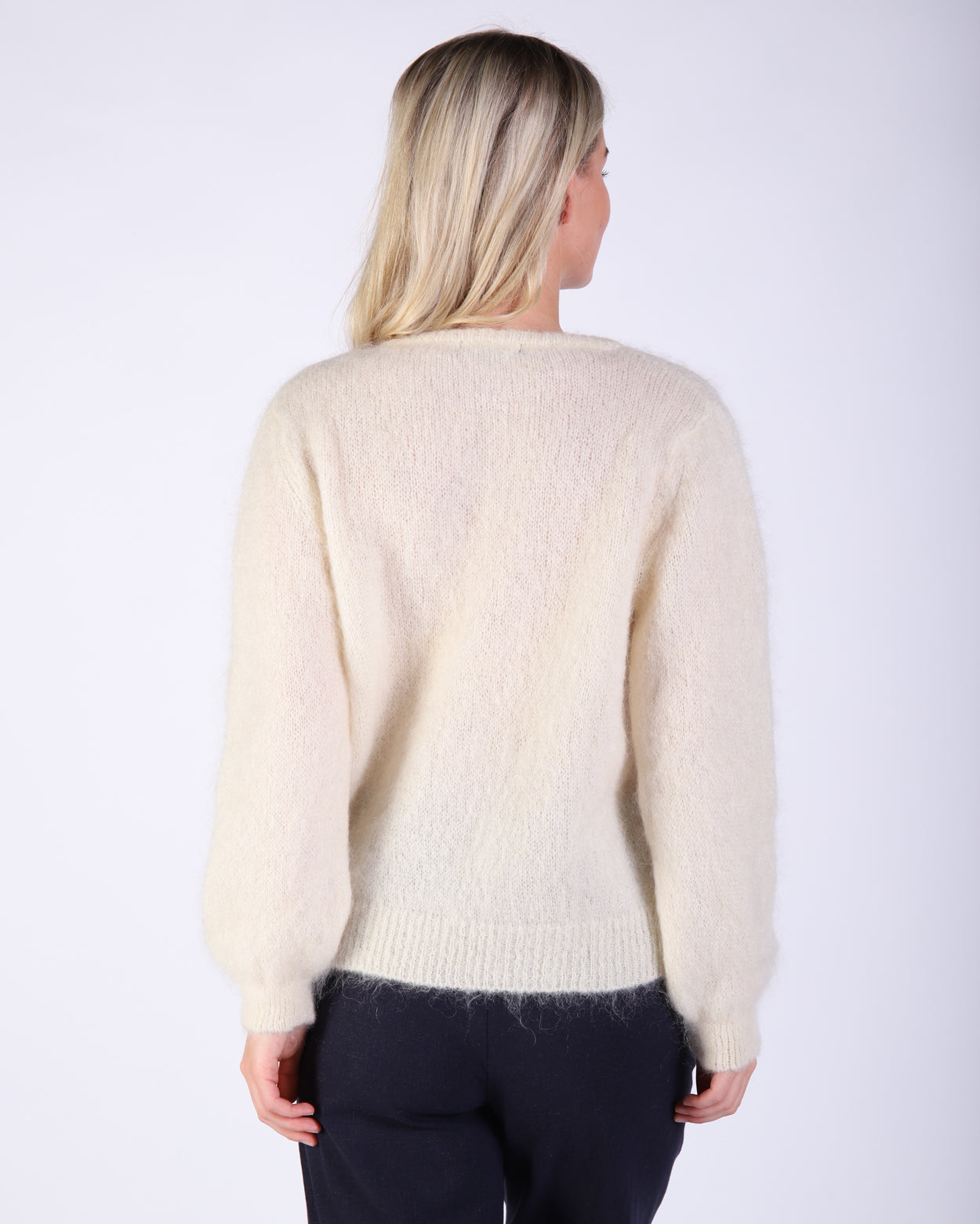 ms135_katiecardigan_picnic_van_4_1764644818