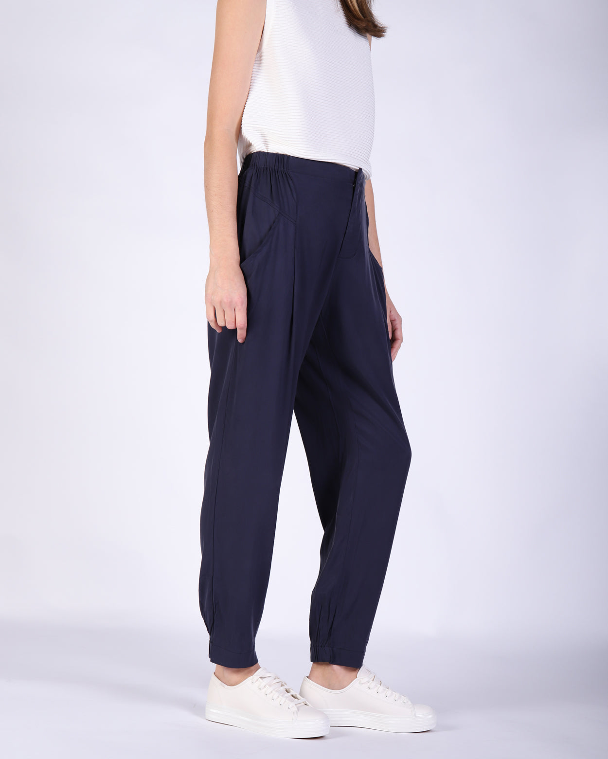 tq094_isseypant_picnic_ink_3_1764647138