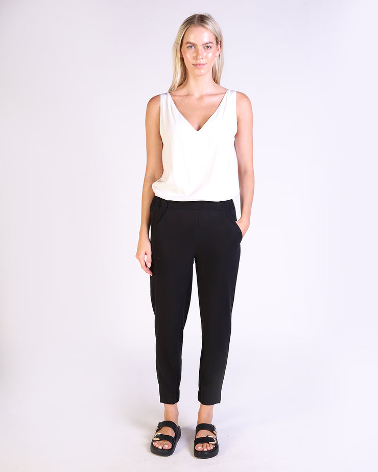 Daria pant store